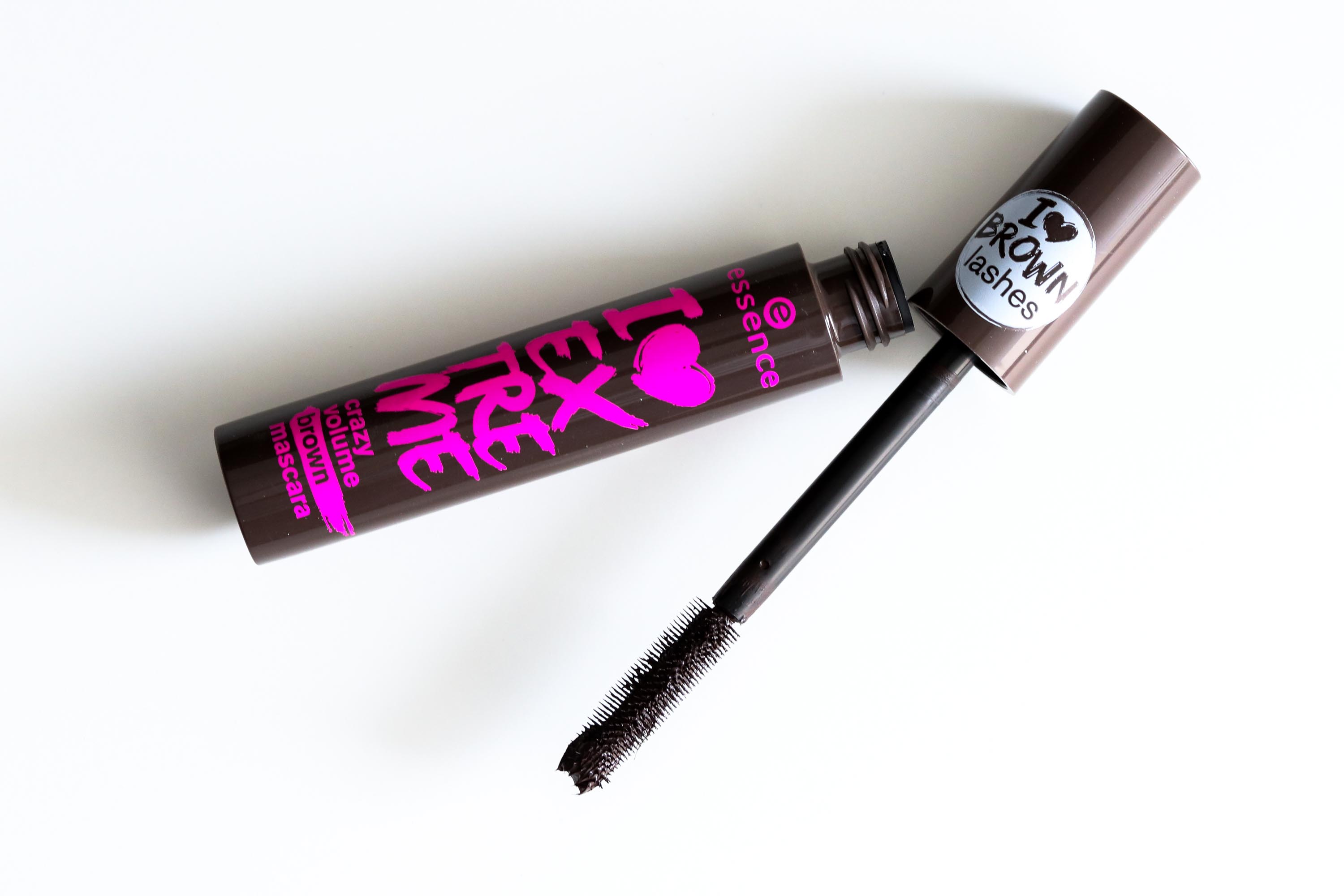 Essence I Love Extreme Crazy Volume Mascara Braun Innenaussen