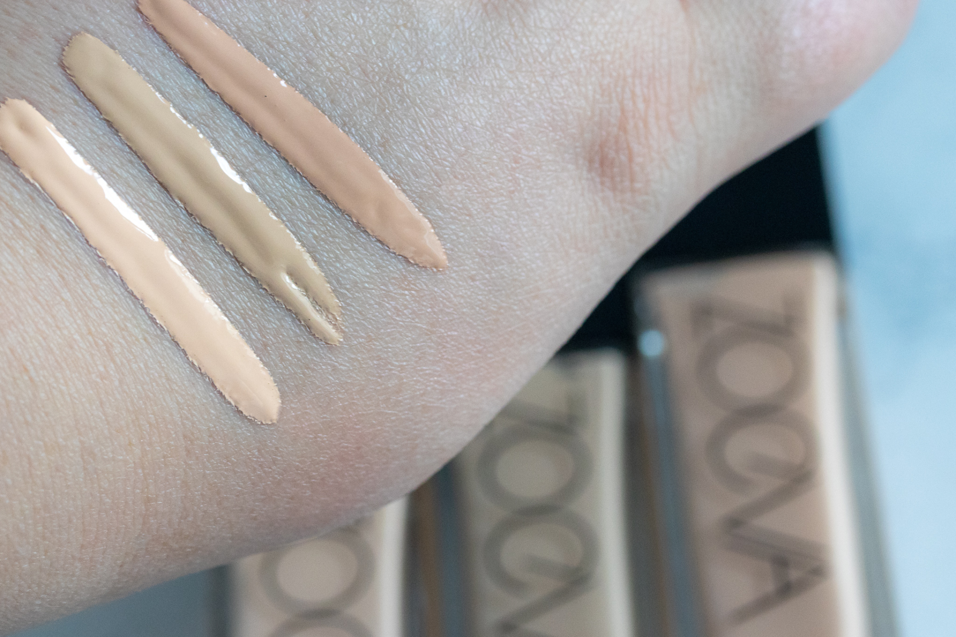 Zoeva Authentik Skin Foundation InnenAussen