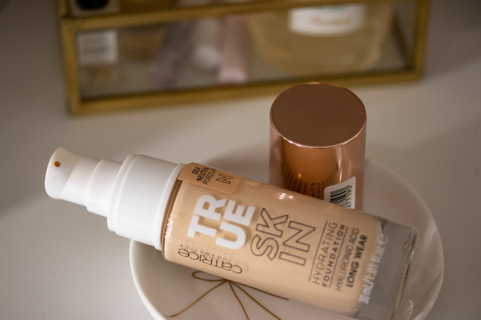 Catrice-True-Skin-Hydrating-Foundation-04 - InnenAussen