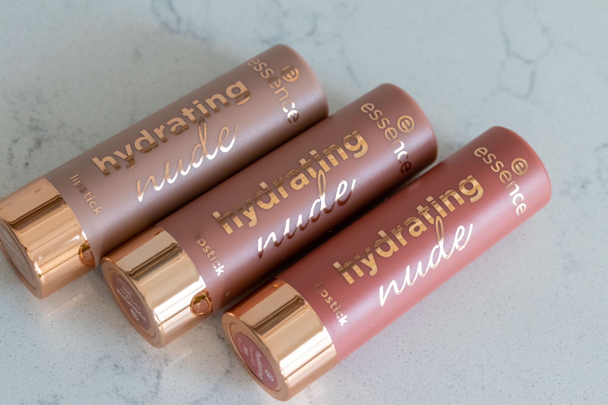 essence Hydrating Nude Lippenstift