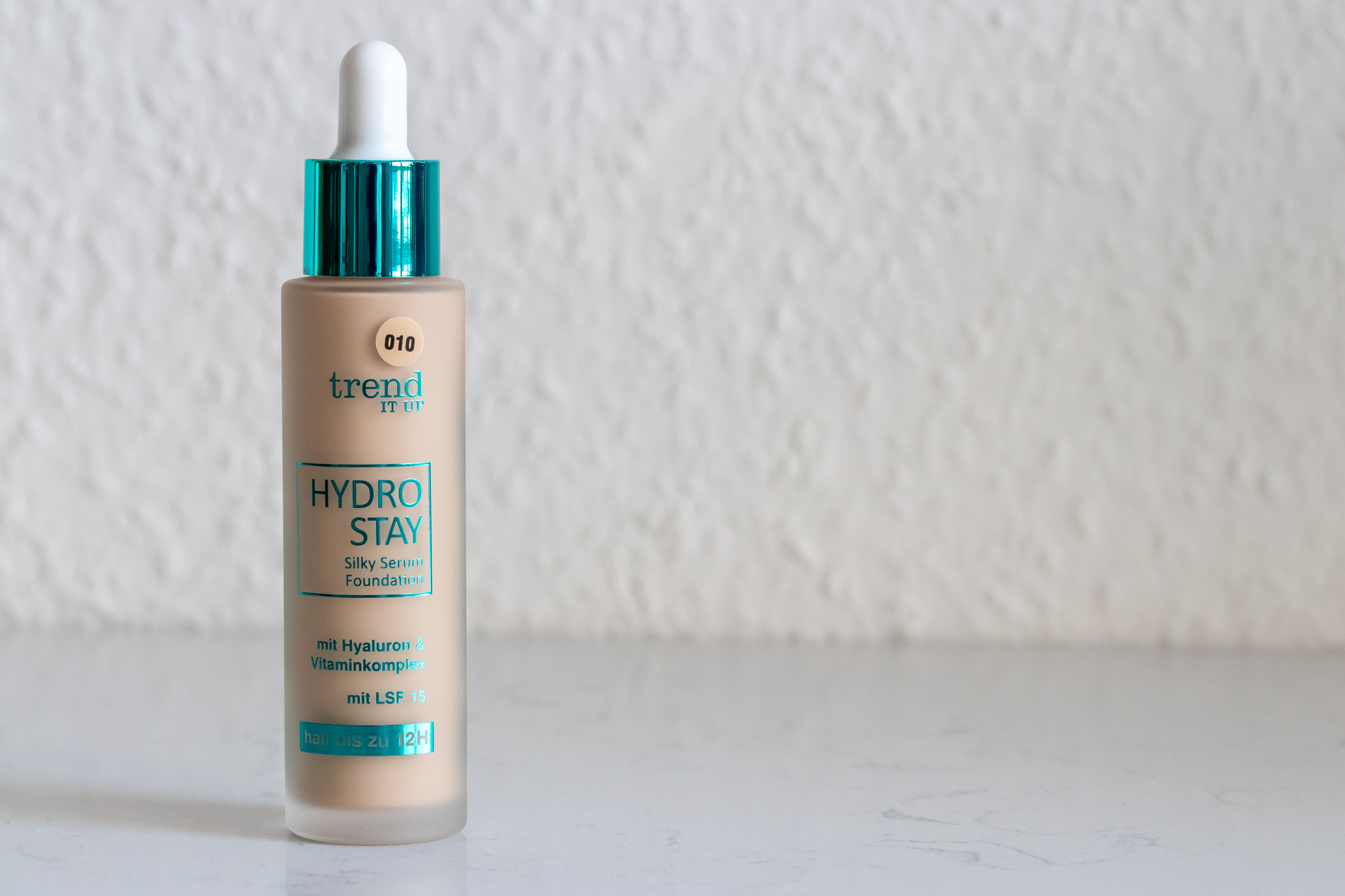 trendItUp Hydro Stay Foundation