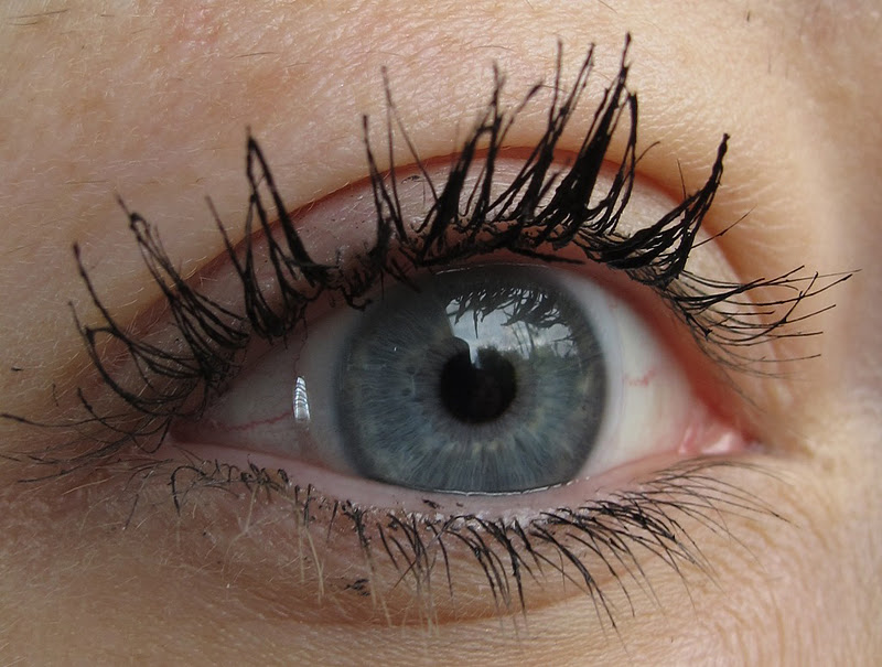 Jade Maybelline Mascara "Falsche Wimpern" InnenAussen